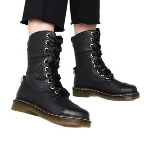 DR. MARTENS AIMILITA SIZE 9 RIBBON LACED BOOTS, NEVER WORN, NWOT CHANGED LACES